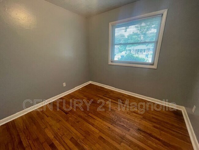 Building Photo - 1414 Springview Dr