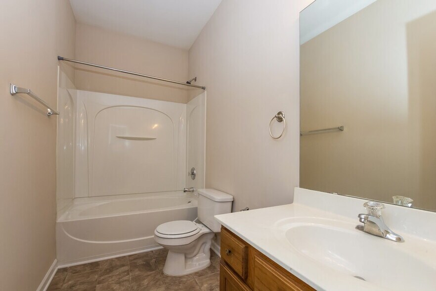 Building Photo - 10926 Slalom Hill Rd