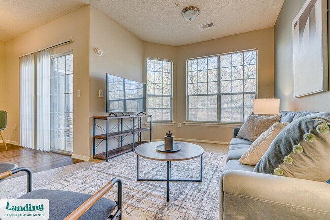 Building Photo - 7865 Grove Ct W