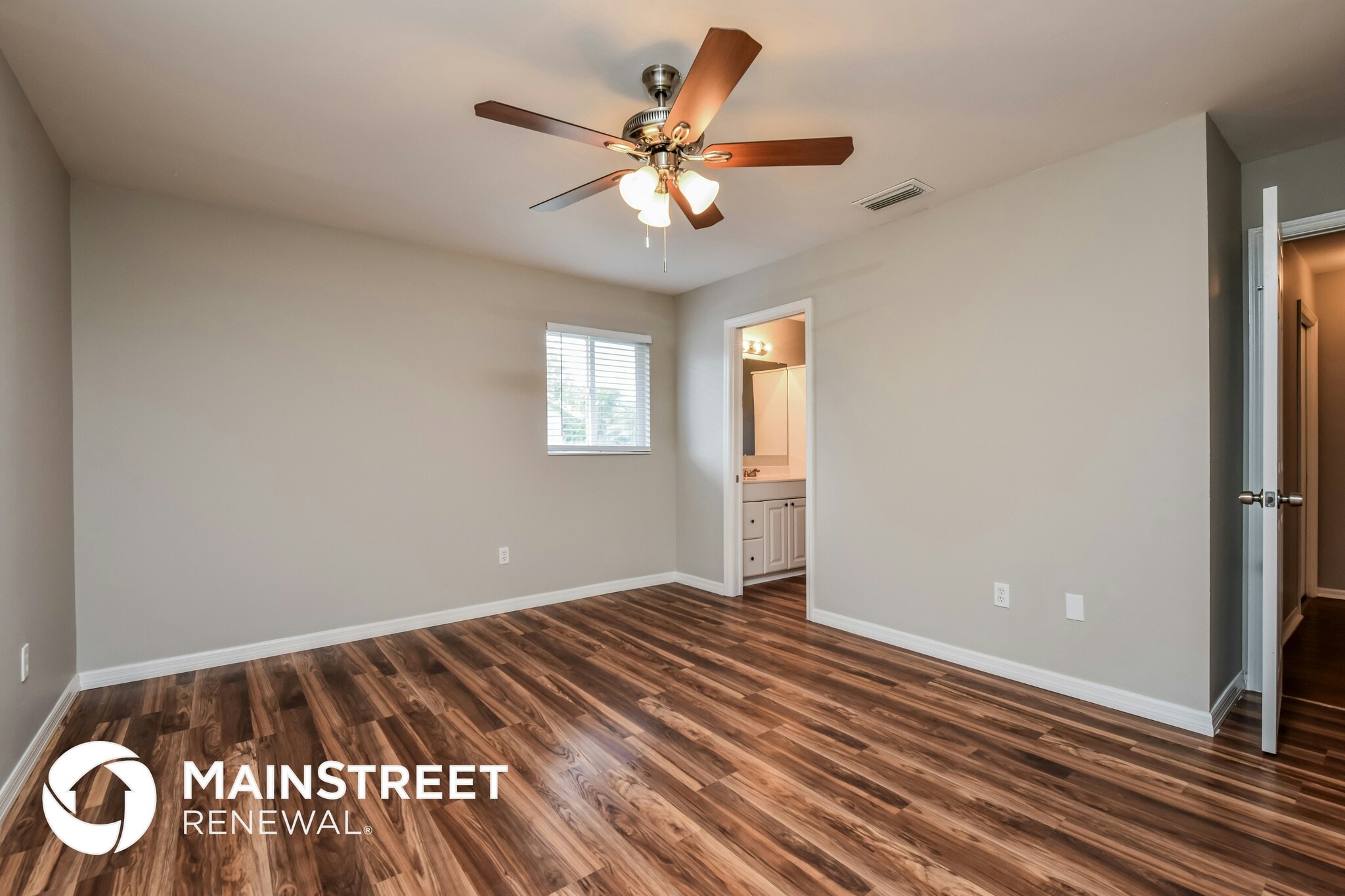 Building Photo - 3527 SE 3rd Ave