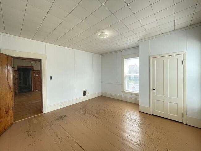 Building Photo - 121 Cypress St