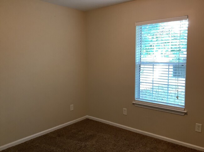 Building Photo - 7204 Weavers Way