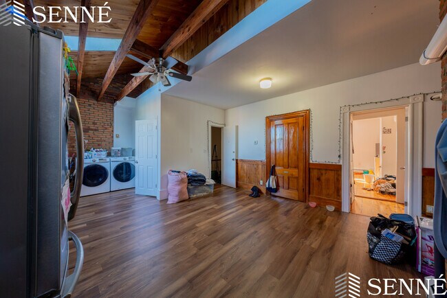 Building Photo - 15 Chelsea St