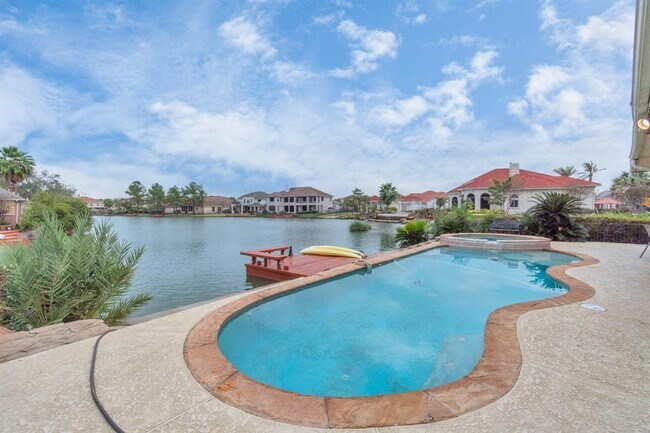 Building Photo - 12002 Newport Shore Dr