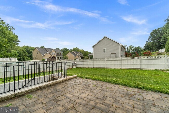 Building Photo - 945 Kayley Dr