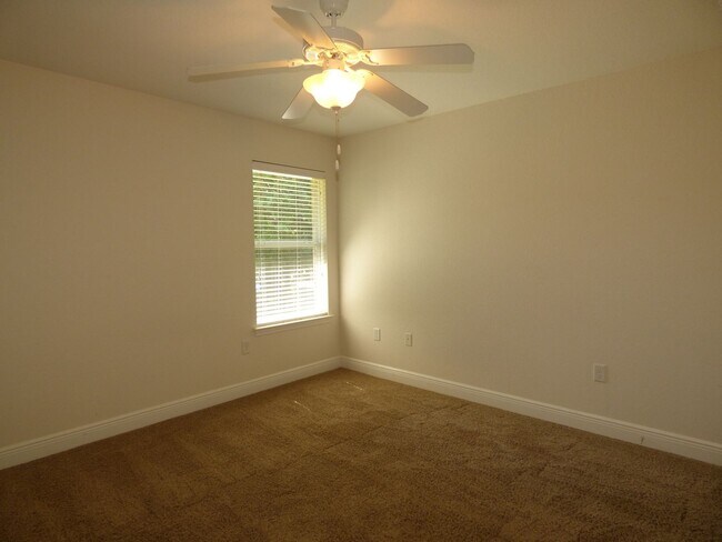 Building Photo - Custom-Built 3-Bedroom Home