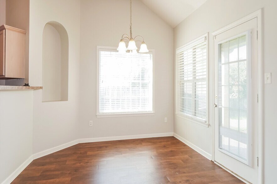 Building Photo - 7436 Grey Heather Way