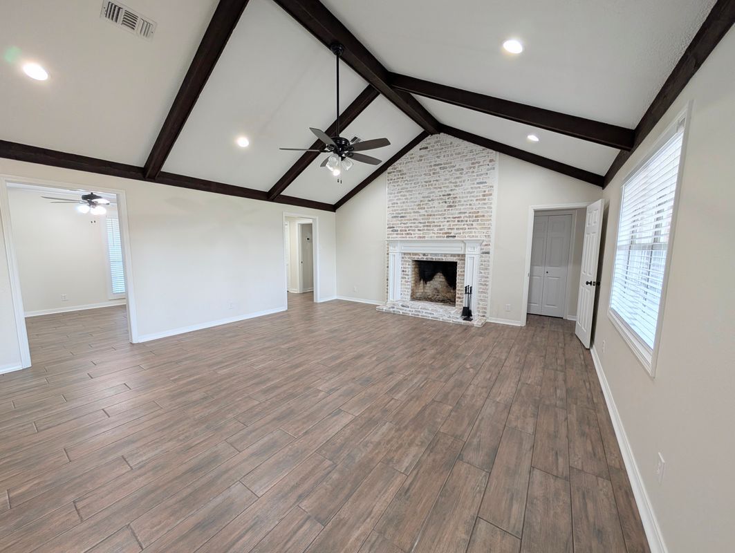 Building Photo - 531 Pine Hills Dr