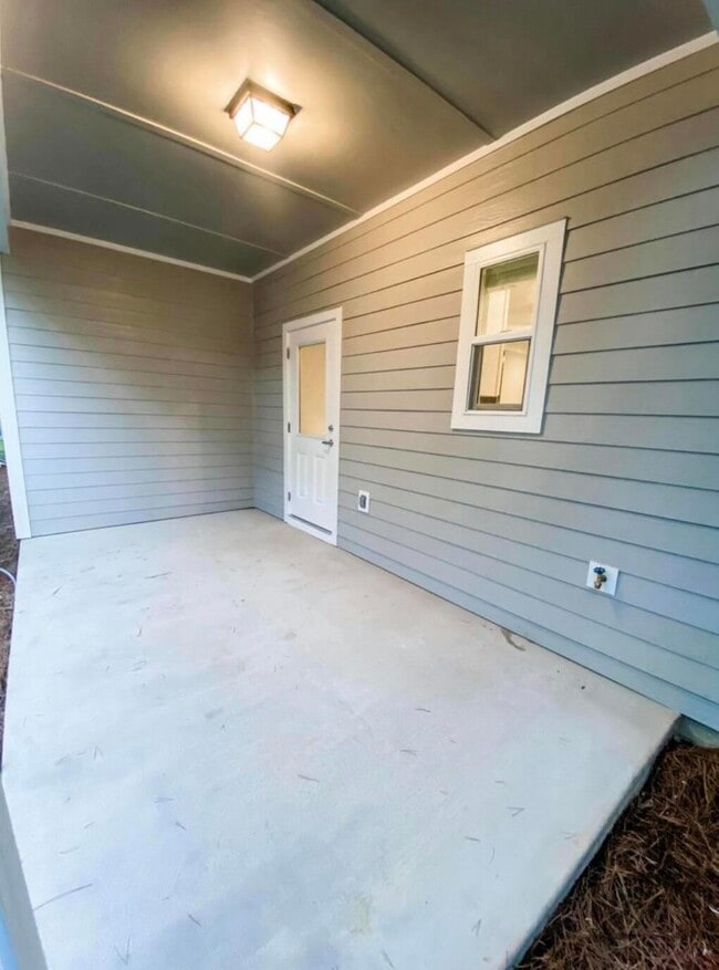 Building Photo - 312 N Sand Palm Rd