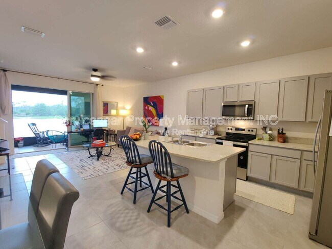 Building Photo - 32988 Major Oak Dr