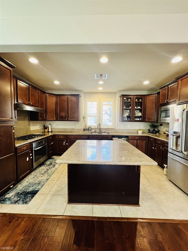 Building Photo - 4 br, 3 bath House - 3084 Vittoria Loop