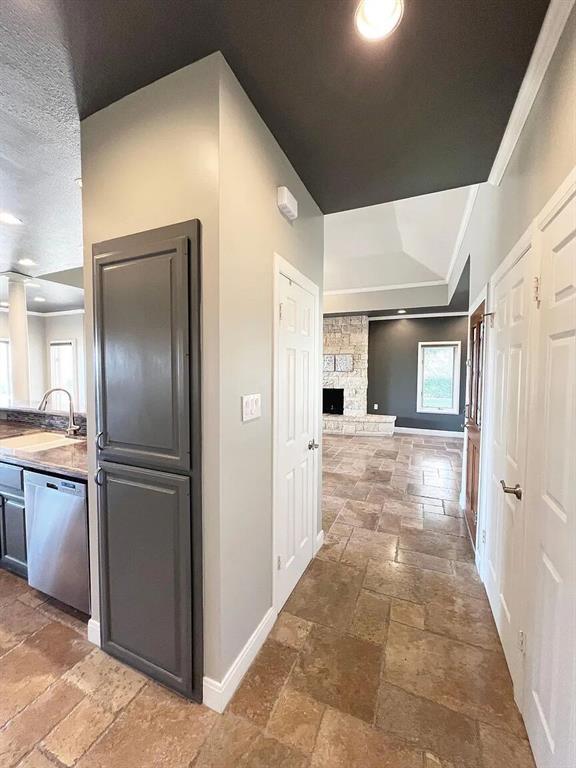 Building Photo - 1713 Clubhouse Hill Dr