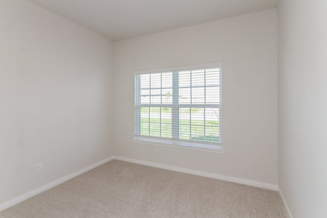 Building Photo - 405 Sunny Highlands Dr