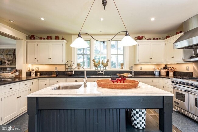 Building Photo - 13252 Harpers Ferry Rd