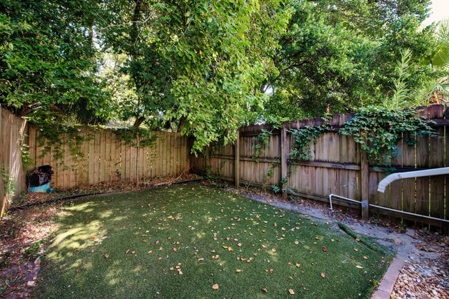 Building Photo - 337 Woodham Ct