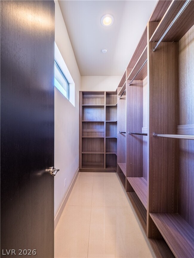 Building Photo - 7447 Yonie Ct