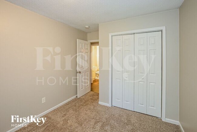 Building Photo - 6014 Crosswood Ct