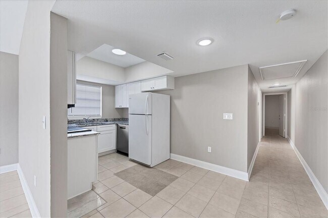 Building Photo - 101 Avenida De Bahia