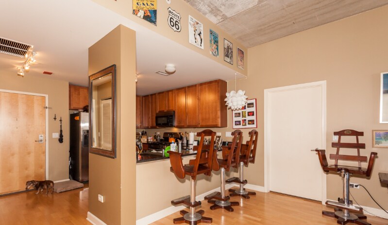 Building Photo - 845 N Kingsbury,