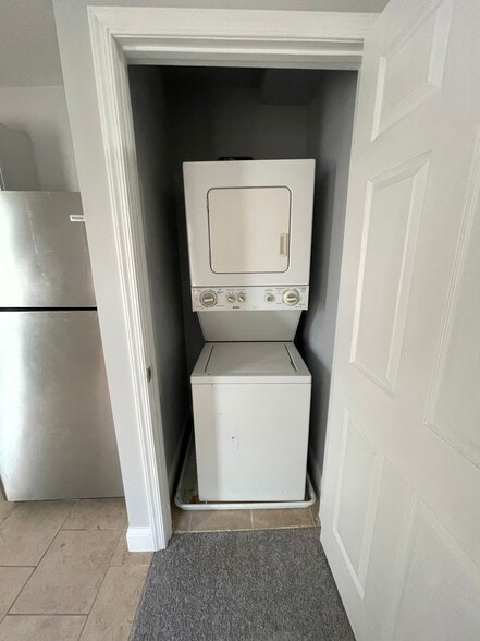 Washer and Dryer - 1116 Homewood Ave