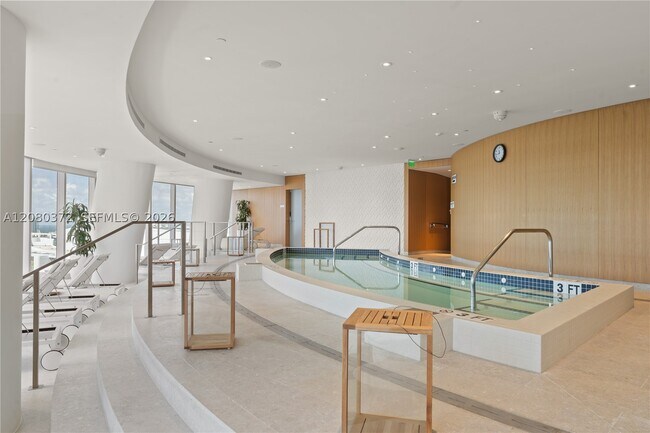 Building Photo - 300 Biscayne Blvd