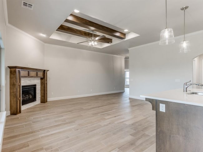 Building Photo - You Could Call This Beautiful 4-Bed, 2-Bat...