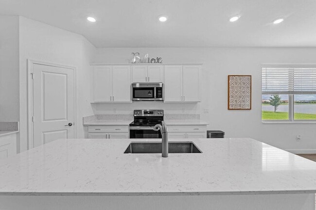 Building Photo - 7609 NW Archerfield Dr