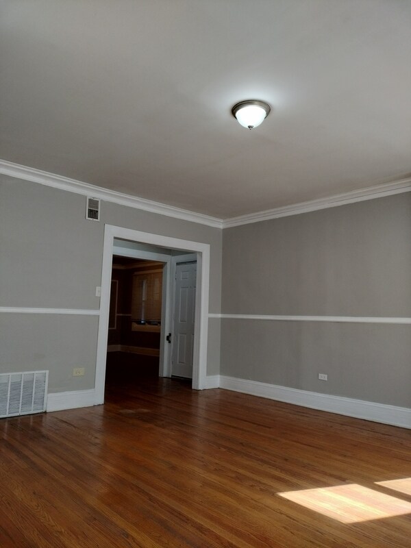 Building Photo - 7729 S Essex Ave