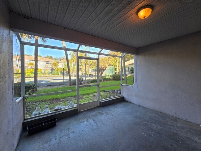 Building Photo - First Floor 2/2.5 Condo at Sabal Point