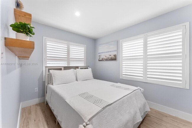 Building Photo - 230 SW 12th Ave