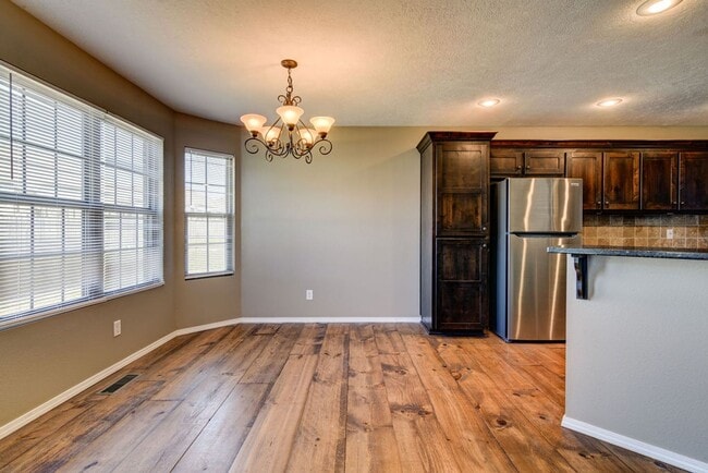 Building Photo - 3 Bedroom Republic Home