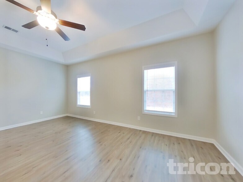 Building Photo - 825 Ellyson Dr