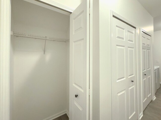 Building Photo - Beautiful Ranch 2 bed/2 bath Condominium