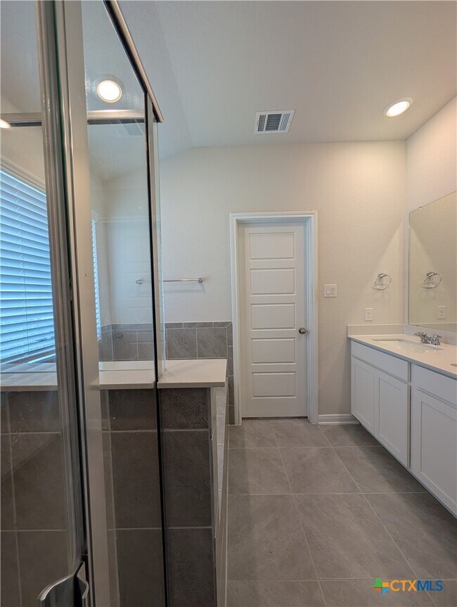 Building Photo - 3069 Charyn Wy