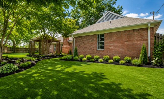 Building Photo - 5624 Annandale Dr
