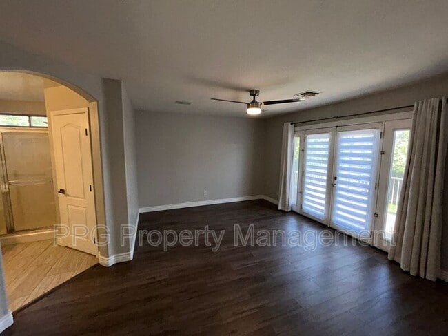 Building Photo - 4121 N Dania Ct