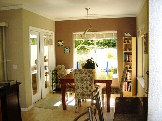 Building Photo - 1879 Fox Bridge Ct