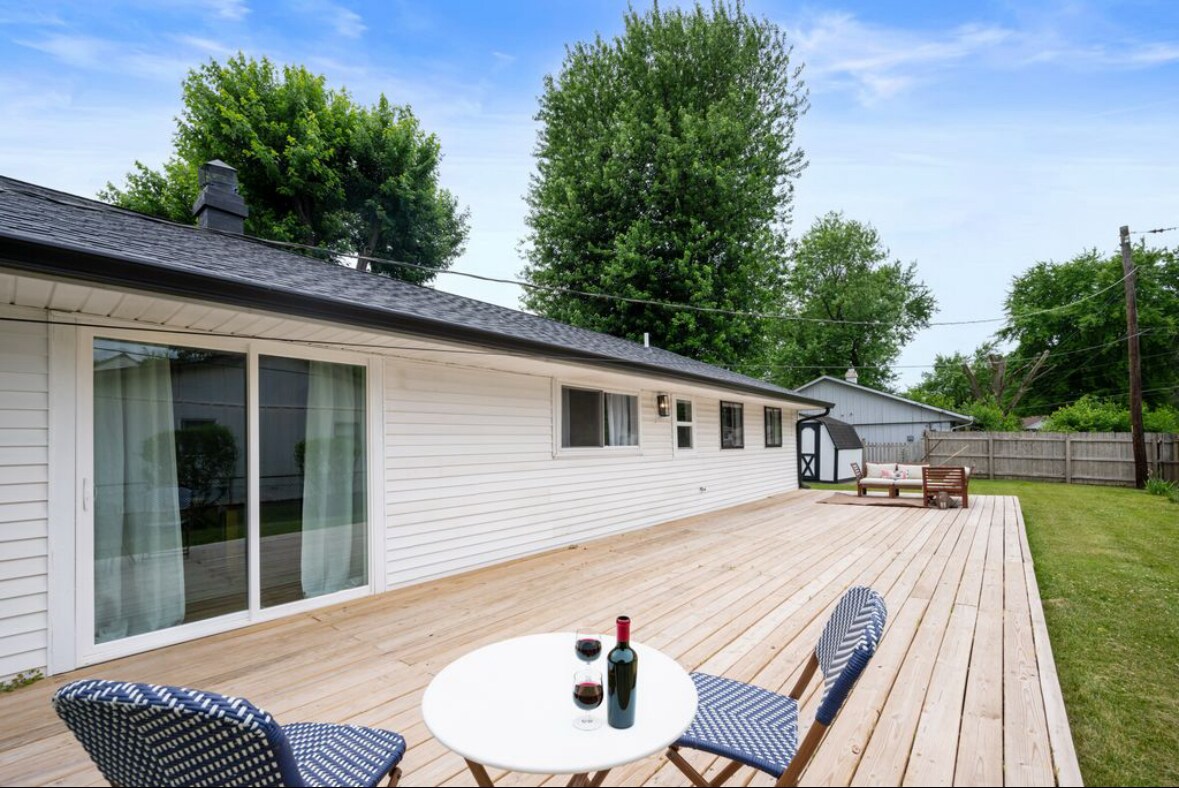 Building Photo - 3864 Esquire Ct