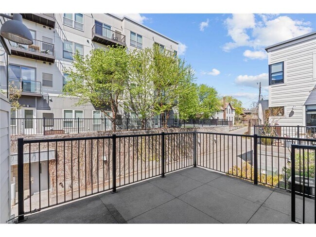 Building Photo - 2818 Aldrich Ave S