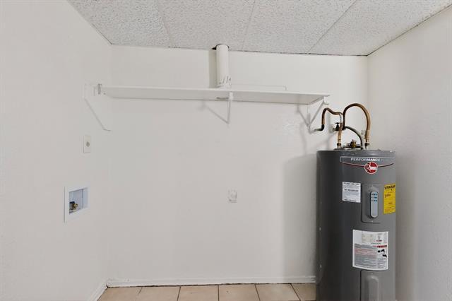 Building Photo - 6808 Trail Lake Dr