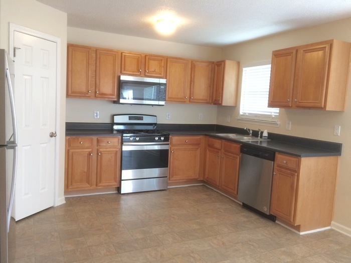 Building Photo - 6095 Trotters Cir