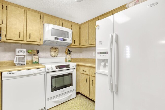 Building Photo - 2800 N Ocean Dr