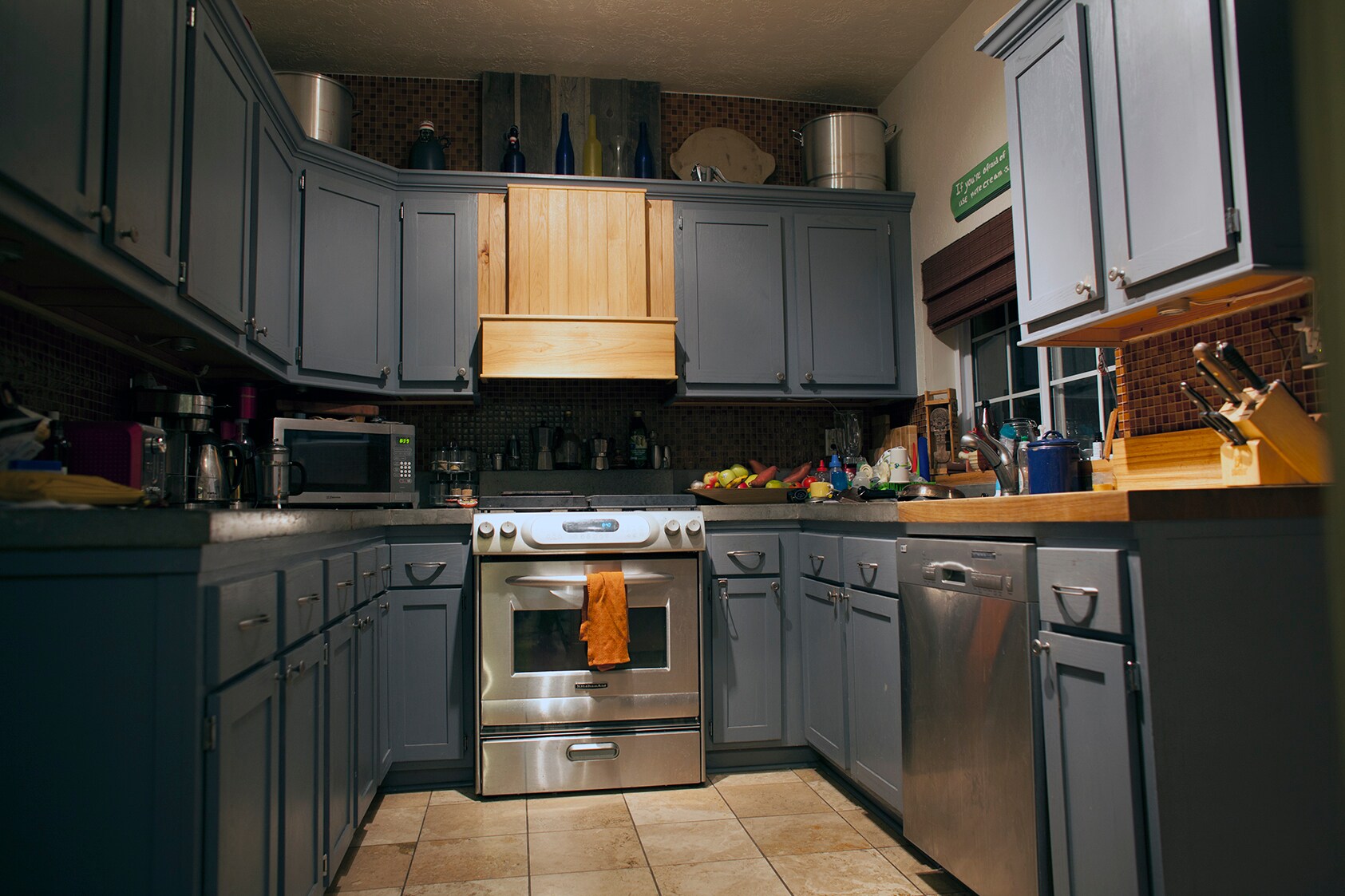Building Photo - 825 Elati St