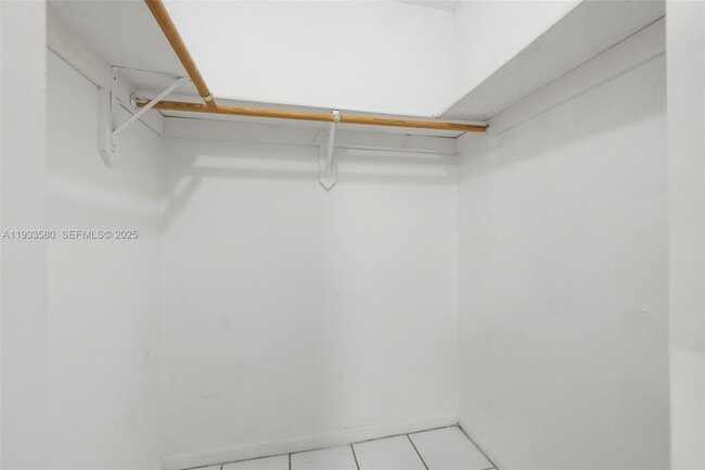 Building Photo - 85 W 24th St