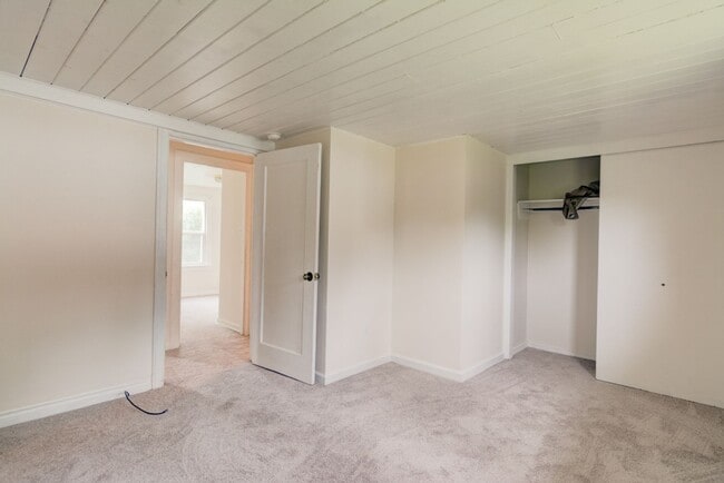 Building Photo - Charming 3-Bedroom Home Near Downtown Oak Harbor –Pet Friendly home.