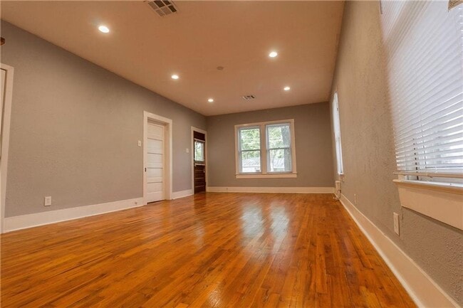 Building Photo - 4517 Avenue F