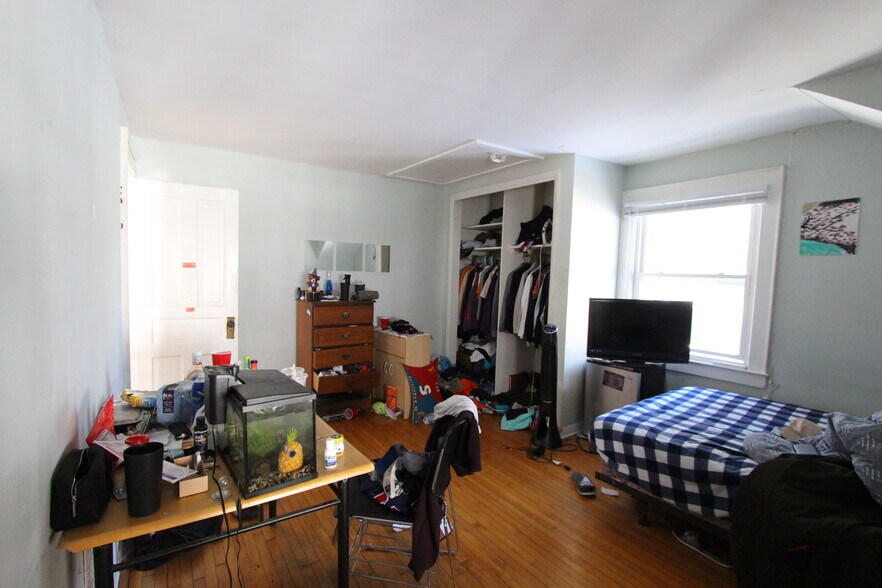 bedroom 4 - 831 Lancaster Ave