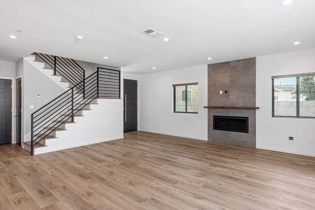 Building Photo - 15521 Patronella Ave