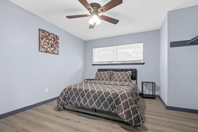 Building Photo - 11103 Greenwillow Dr
