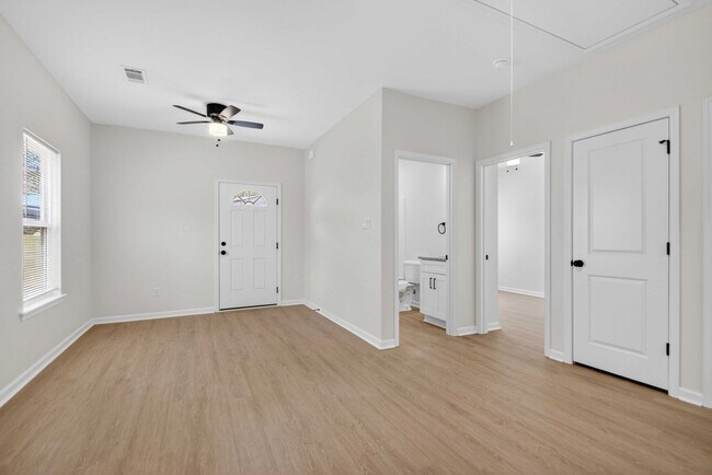 Building Photo - 2001-2003 Scotty Ct